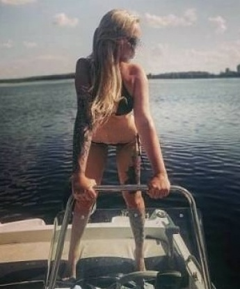 Москва – город, где я живу и где ты можешь меня найти. 💋
💖 Мои услуги включают классический и эротический массаж, стриптиз, пикантные ролевые игры и многое другое. Я готова исполнить твои самые сокровенные фантазии и сделать твои мечты реальностью. 🔥
📸 Ознакомься с моими фотографиями, чтобы увидеть, какая я прекрасная и сексуальная. Я также имею отличные отзывы от моих предыдущих клиентов, которые подтверждают качество и страсть моих услуг. 💯
Не откладывай свое удовольствие на потом – свяжись со мной сегодня, и я удивлю тебя своими навыками и чувственностью. Обещаю, что наше время будет наполнено страстью и нежностью. 🌹 Не упусти возможность познать настоящий искусство любви! 🌟 Таисия